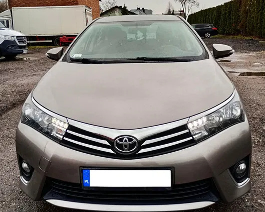 samochody osobowe Toyota Corolla cena 49999 przebieg: 128000, rok produkcji 2015 z Warszawa